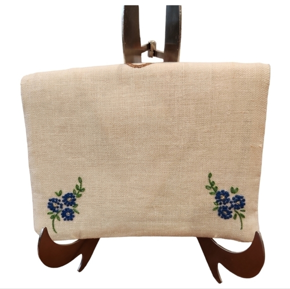 Upcycled Foldover Wallet Vintage Embroidered Linen and Floral Bark Cloth - Picture 2 of 7